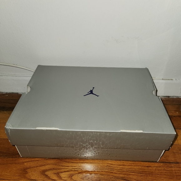 Air Jordan Retro 13 Black/Court Purple/White - Picture 9 of 11